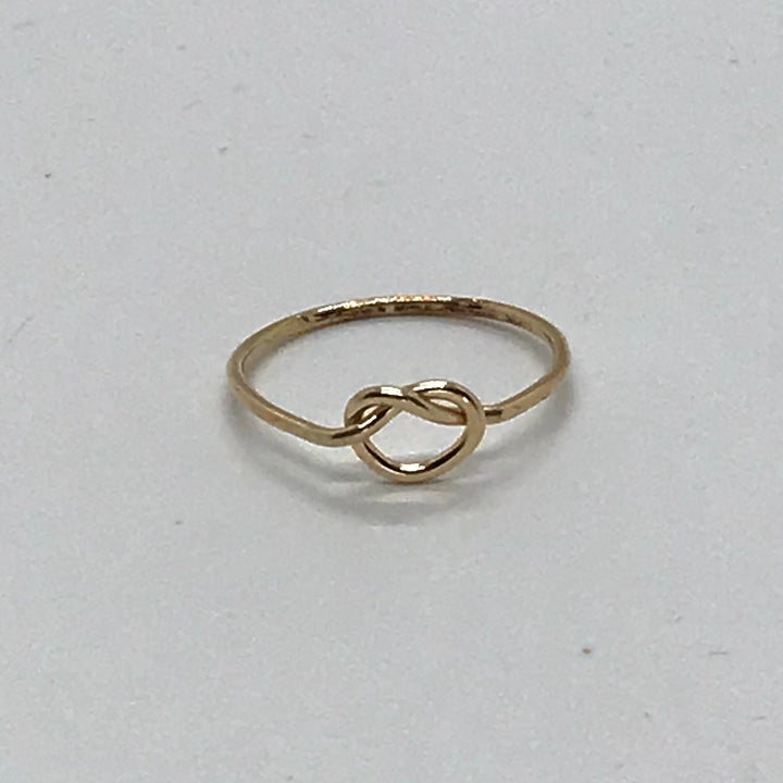 Gwen Knot Ring